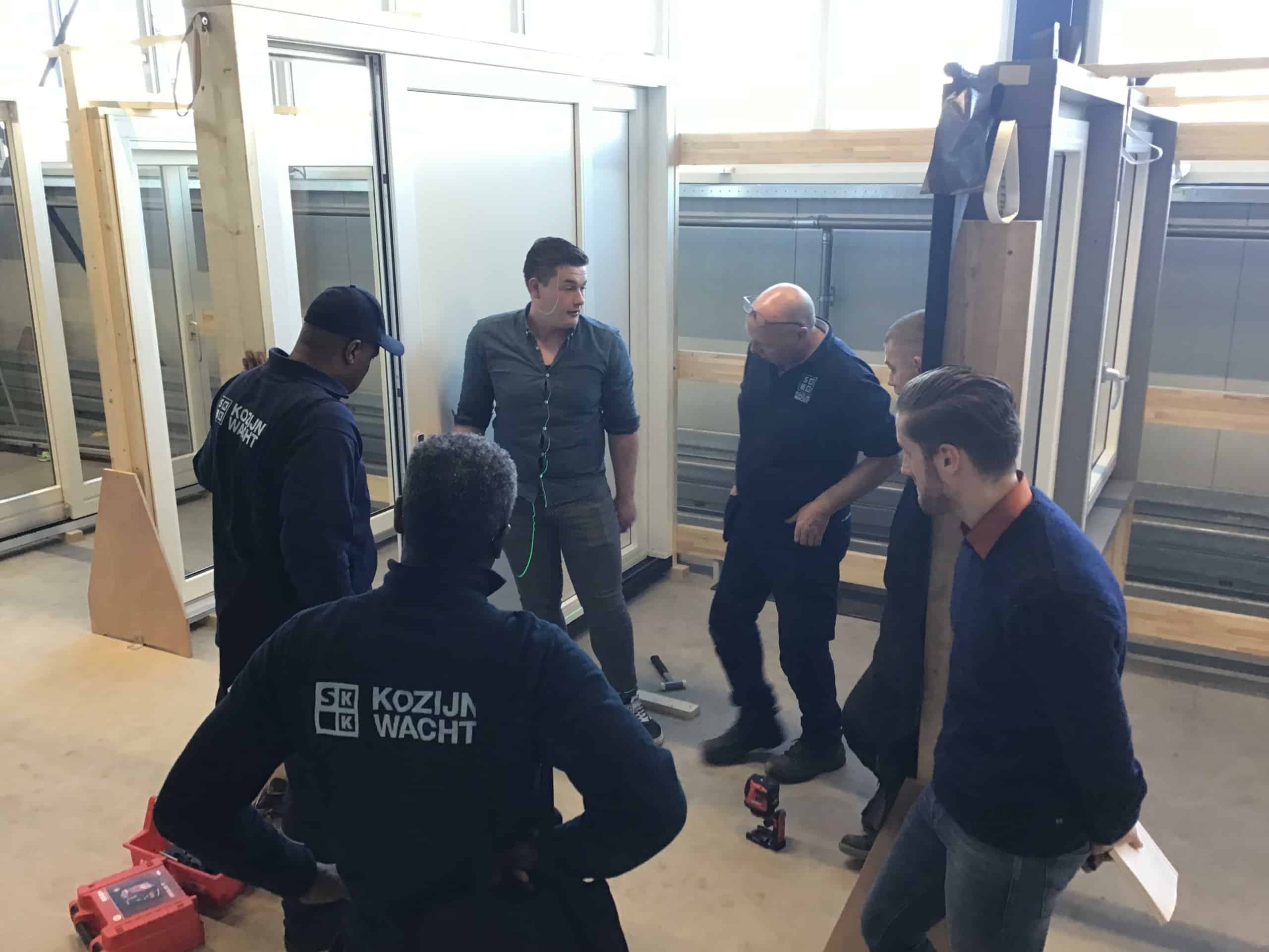 HEBO Kozijnen bezegelt samenwerking met SKK Kozijnwacht